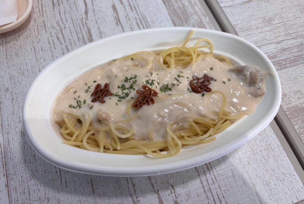 横浜八景島シーパラダイスのカフェ「海cafe」のホタテクリームパスタ